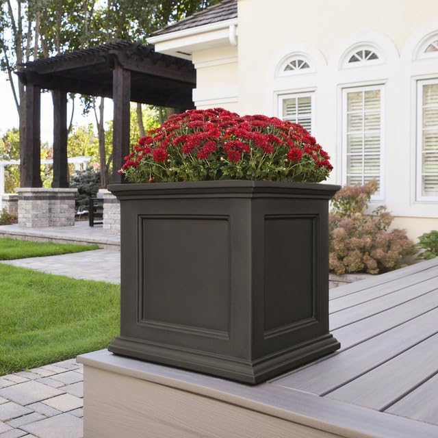 Mayne Fairfield 20-Inch Square Planter – Self-Watering, Weather-Resistant - Image 8