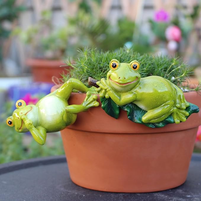 Set of 2 Funny Frog Statues Outdoor Flower Pot Hugger, Resin Hanging Frog - Image 3