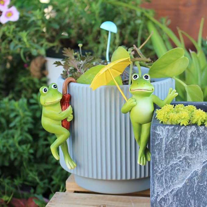 Set of 2 Funny Frog Statues Outdoor Flower Pot Hugger, Resin Hanging Frog - Image 3