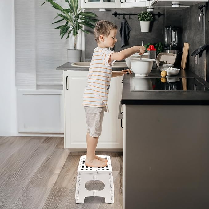 Delxo 9 Inch Folding Step Stool - Image 2