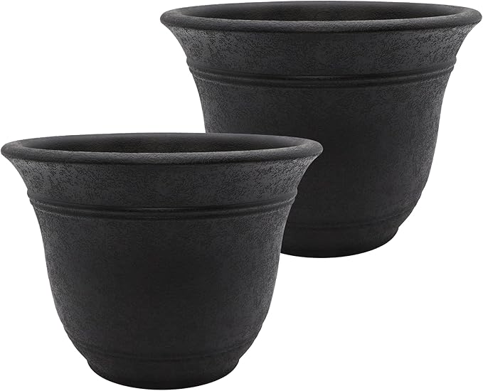 The HC Companies Sierra Round Self-Watering Pot by TheHCCompanies