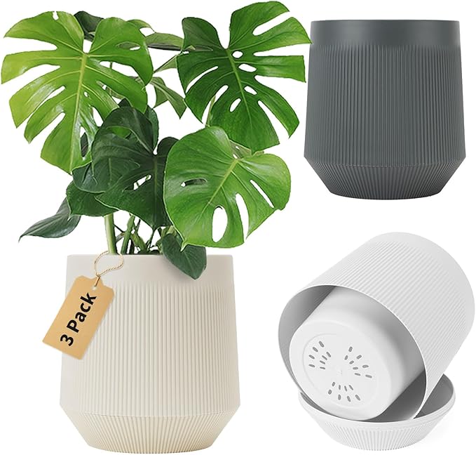 Plant Pots，Set of 3 Plastic Pots by Unknown