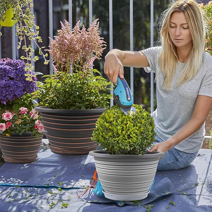 Large-Planter-Indoor-Outdoor Plant Pots, 12 inch 3 Pack Plastic Flower Pots - Image 4
