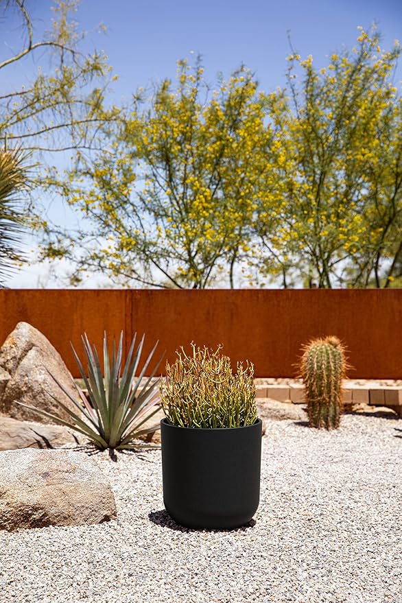 Veradek Round Black Plastic Planter Pots - Image 6