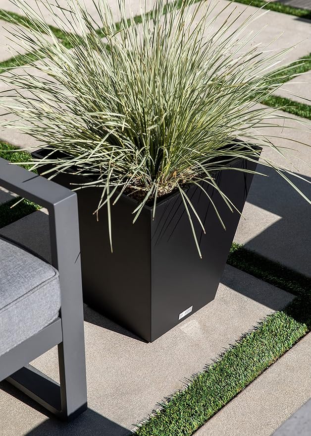 Veradek Pure Series Nobleton Plastic Planter - Image 5