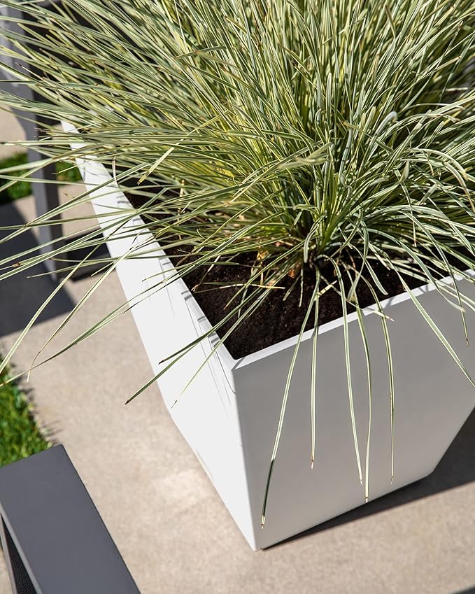 Veradek Pure Series Nobleton Plastic Planter - Image 5